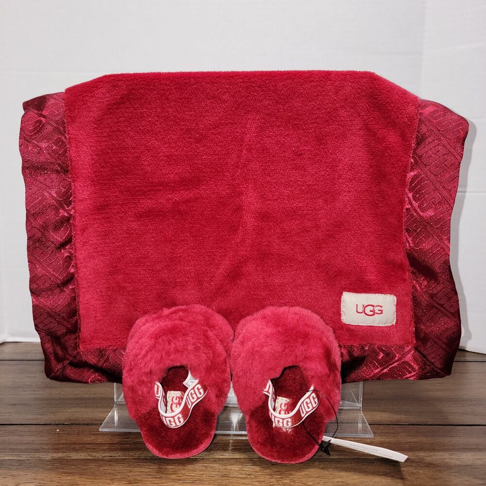 2 Pc Infant UGGs Red Slippers w/ Matching Security Blanket in Box - Size 2/3 NWT